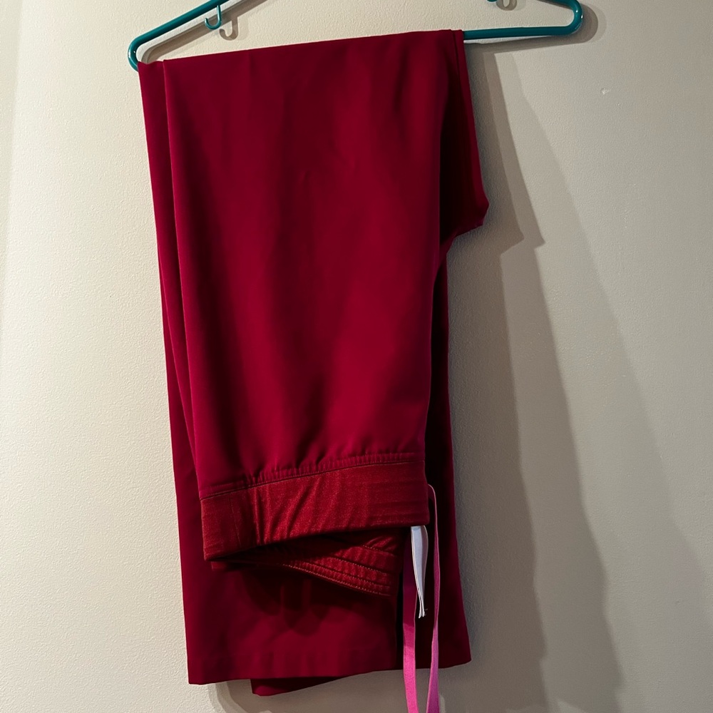 Figs magenta Livingston pants size medium